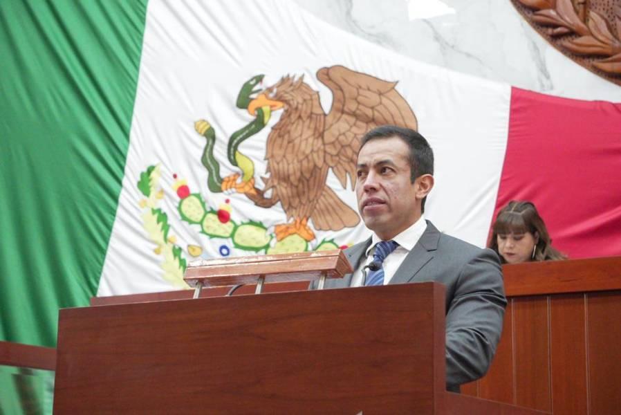 Propone Bladimir Zainos inscribir con letras doradas la leyenda “2023, año del Bicentenario del Heroico Colegio Militar”