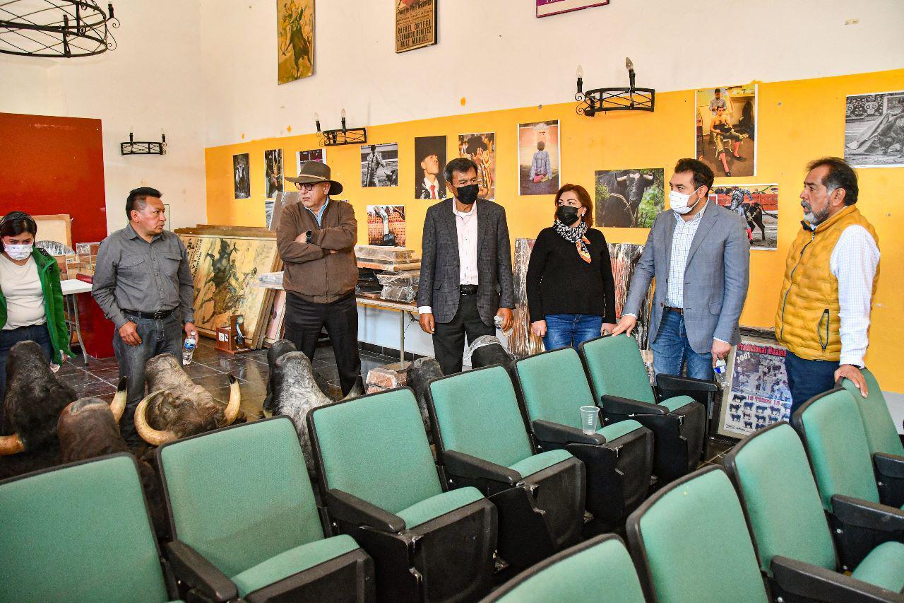 Supervisa Salvador Santos Cedillo condiciones del Museo Taurino