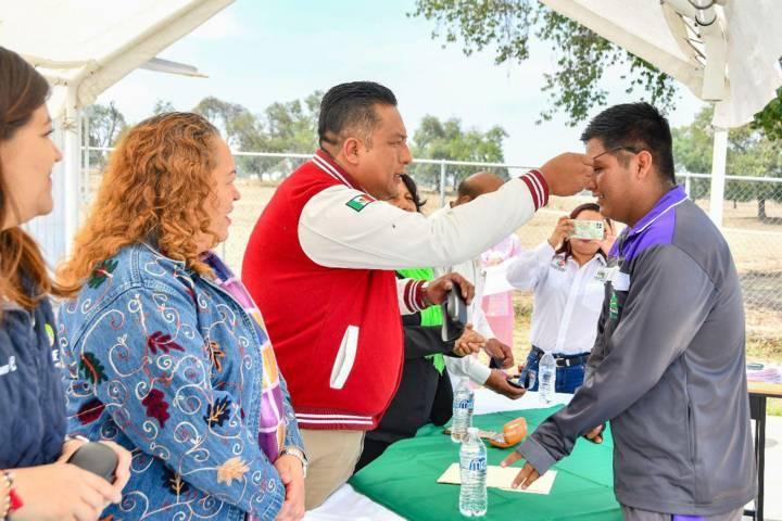 Entrega SMDIF Huamantla lentes gratuitos a estudiantes del pueblo de San José Xicohténcatl