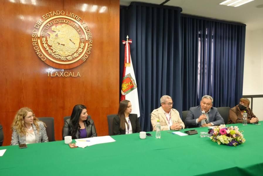 Instalan Comisión Organizadora para la presea “50 años para la educación al servicio del pueblo”