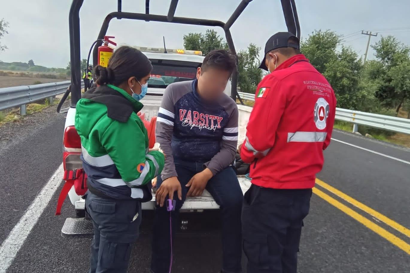 Atiende Protección Civil de Huamantla accidente vehicular en el Carmen Xalpatlahuaya 