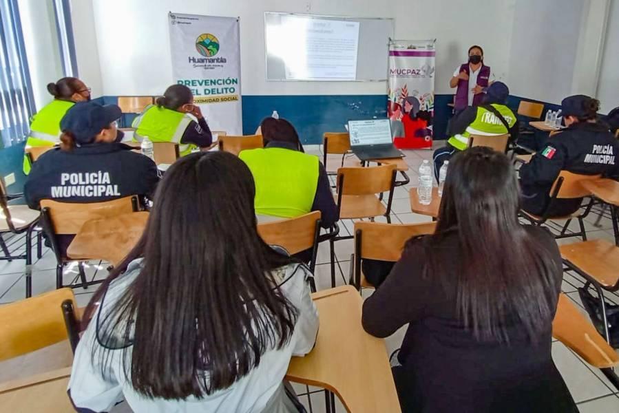 Imparte dirección de seguridad pública taller para inhibir la violencia de género