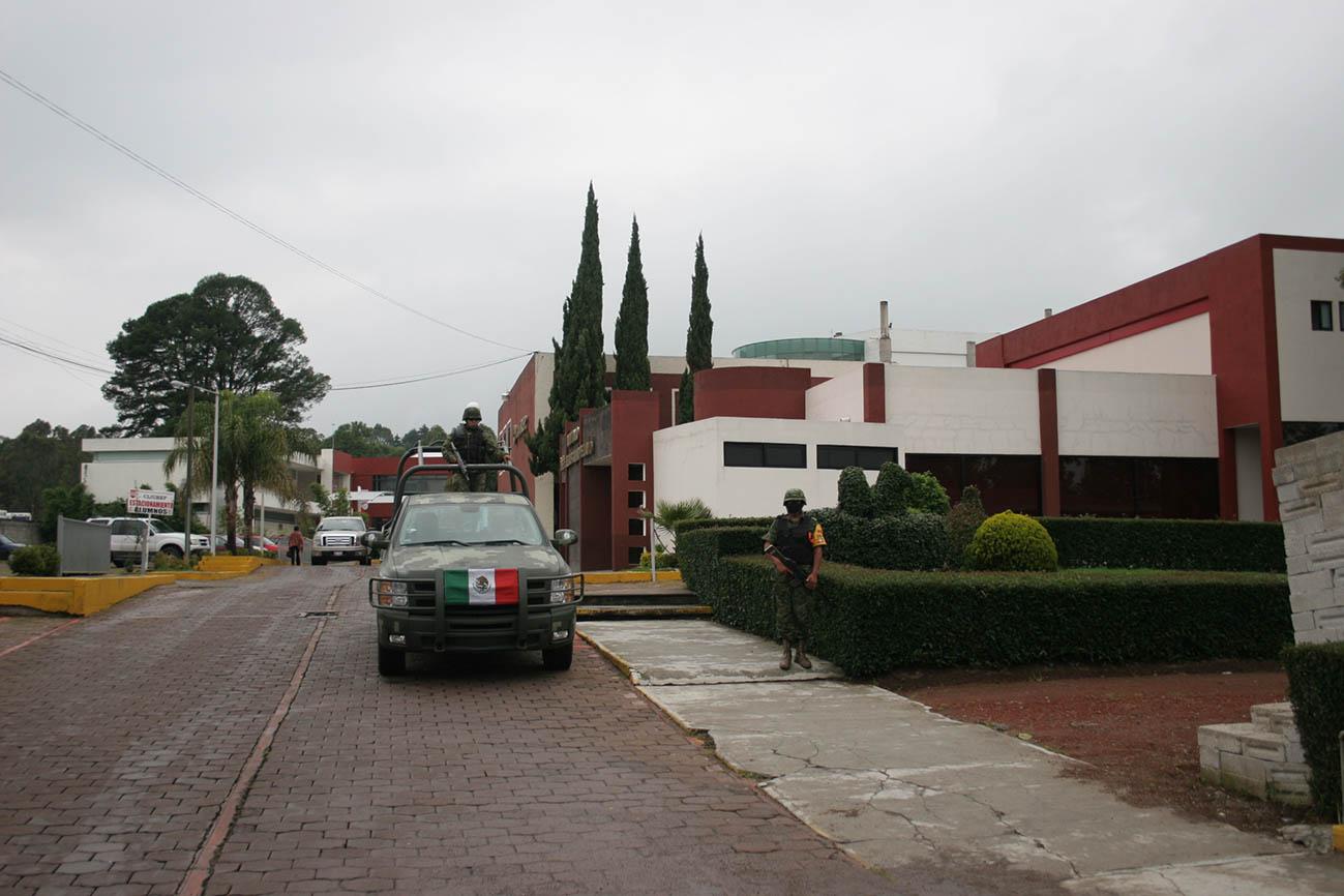 Evacuan la Facultad de Derecho por amenaza de bomba