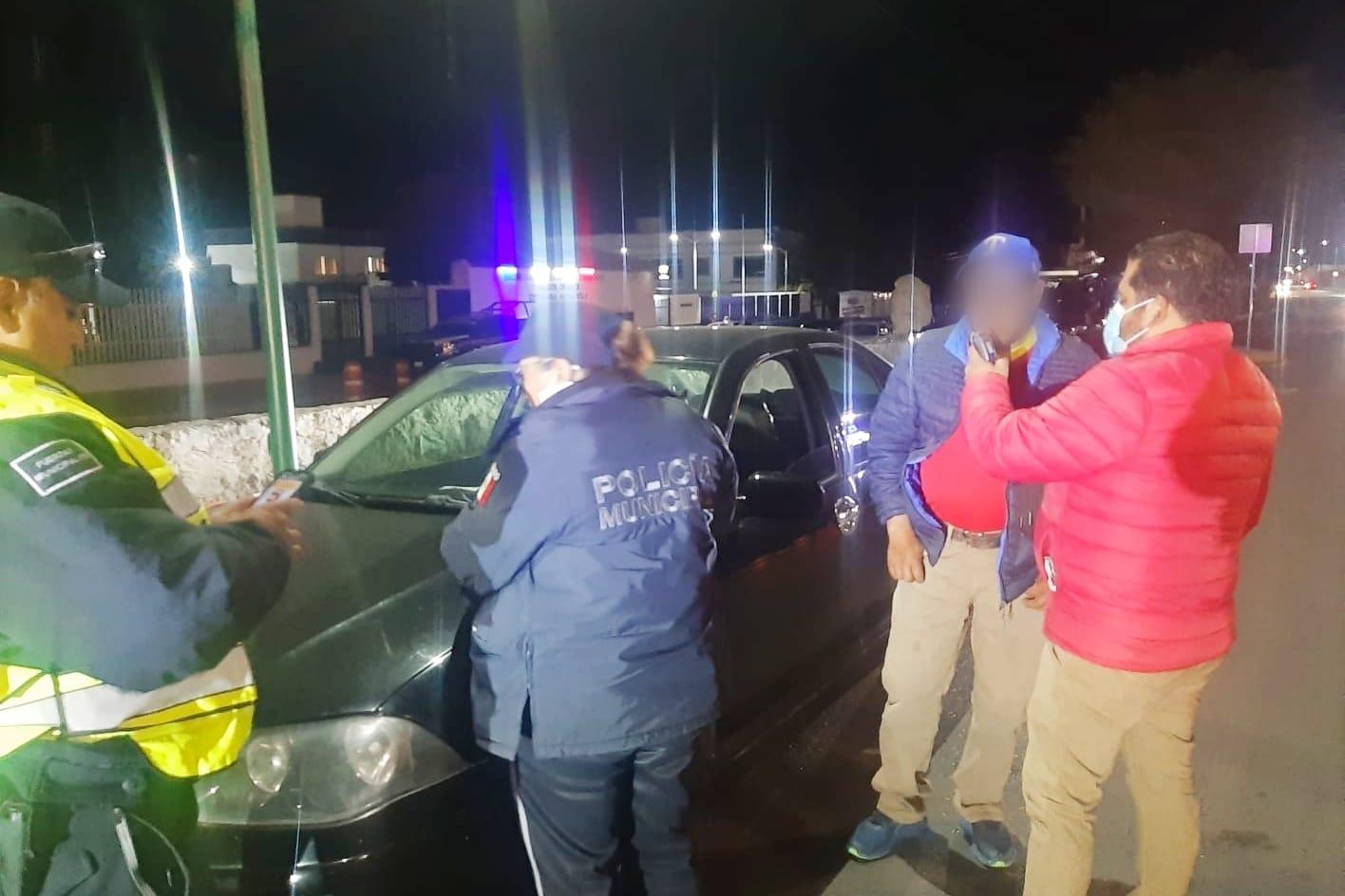 Policía de Huamantla previene accidentes viales con puntos de revisión con alcoholímetro 