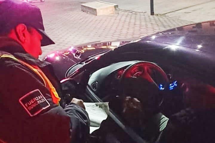 Policía de Huamantla previene accidentes viales con puntos de revisión con alcoholímetro 