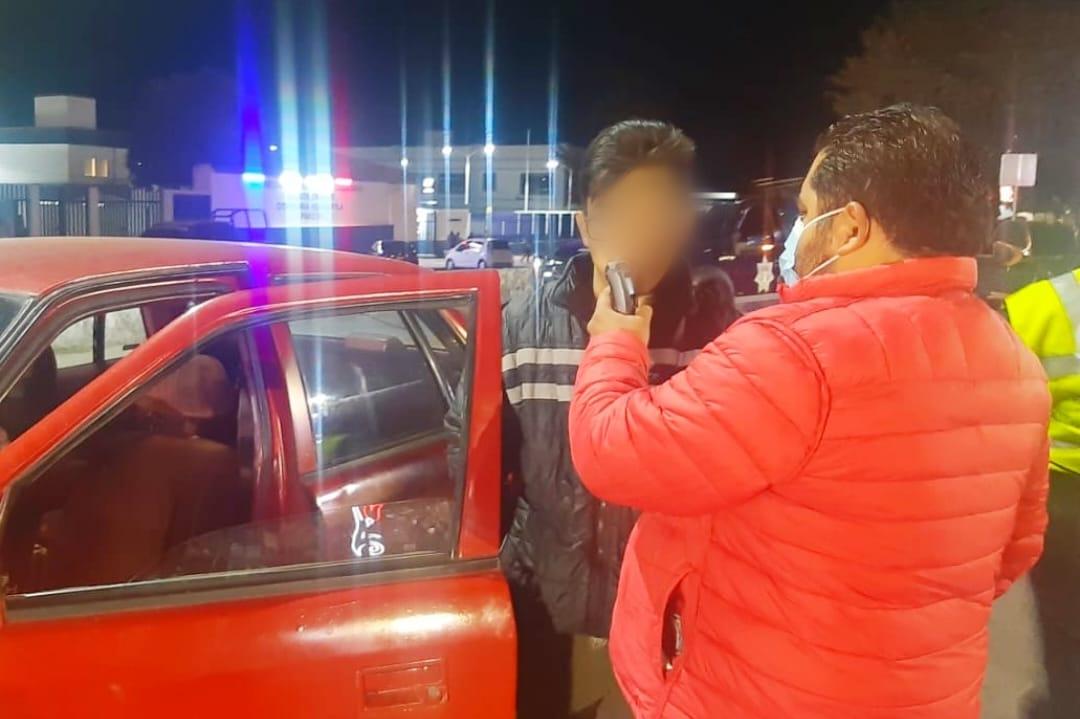 Policía de Huamantla previene accidentes viales con puntos de revisión con alcoholímetro 