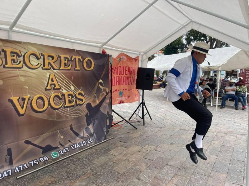 Festejan familias día del padre en “Dominguearte”