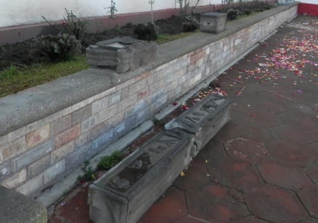 Culpan a párroco y fiscales por destrucción de Cruz Atrial en Teolocholco