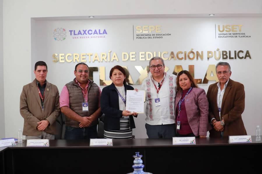 Designan a Oneida Pérez Matlalcuatzi como directora de educación primaria de la SEPE-USET