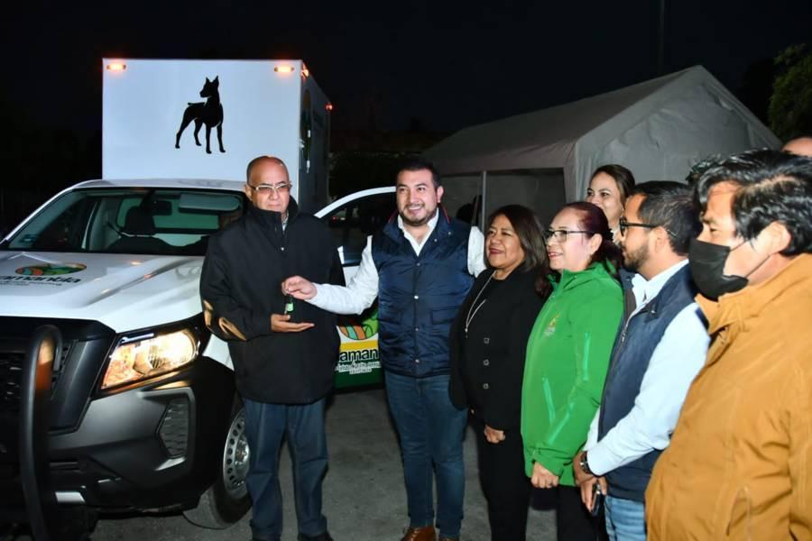 Anuncia Salvador Santos construcción de clínica para perros y gatos en Huamantla