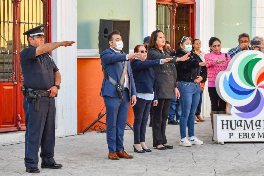 Celebrar a la bandera es celebrar nuestra identidad mexicana: Salvador Santos Cedillo
