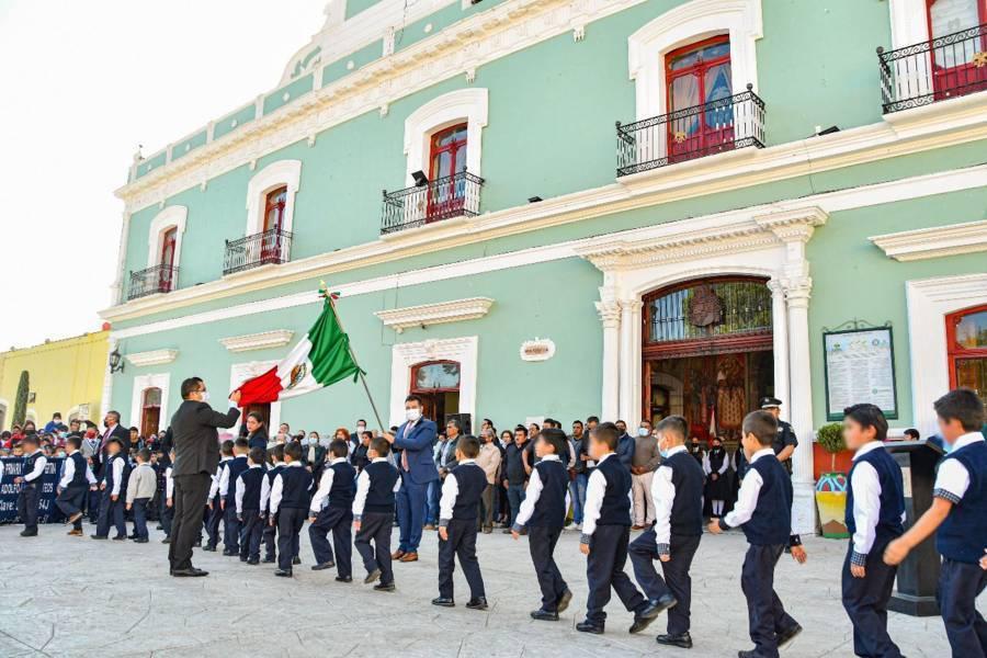 Celebrar a la bandera es celebrar nuestra identidad mexicana: Salvador Santos Cedillo