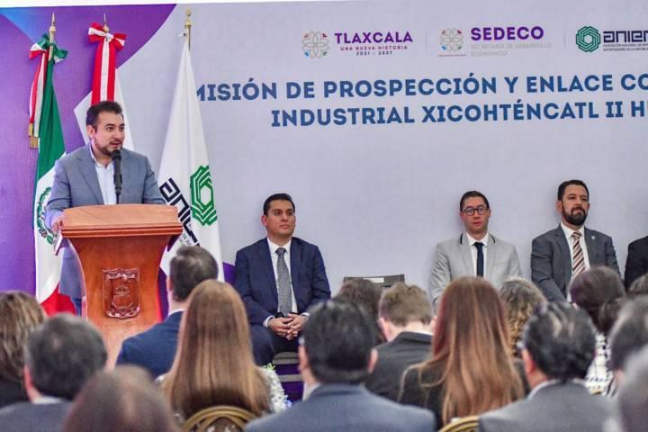 Muestra Salvador Santos Cedillo ventajas competitivas de Huamantla a inversionistas