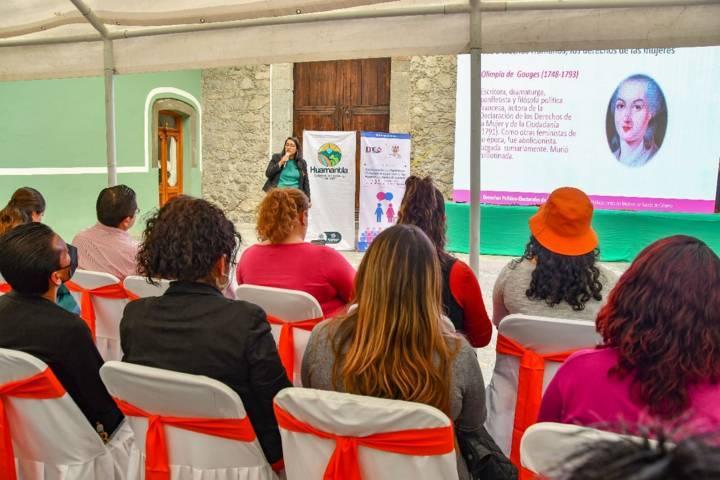 Concientiza Ayuntamiento de Huamantla a funcionarios públicos sobre violencia de género