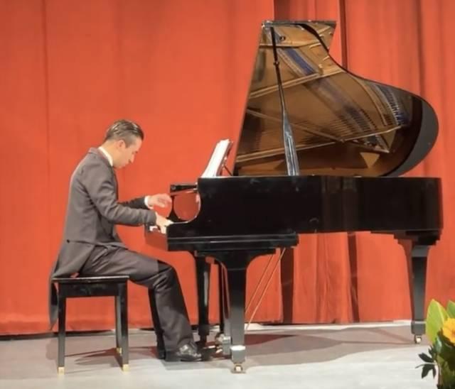 Asiste Salvador Santos Cedillo a concierto de destacado pianista huamantleco