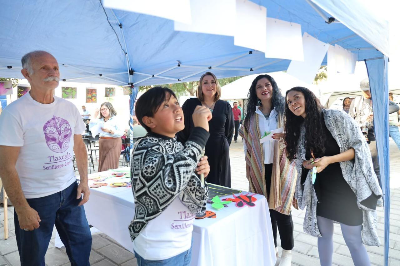 Visitó Alejandra Fraustro Semillero Creativo de Chiautempan