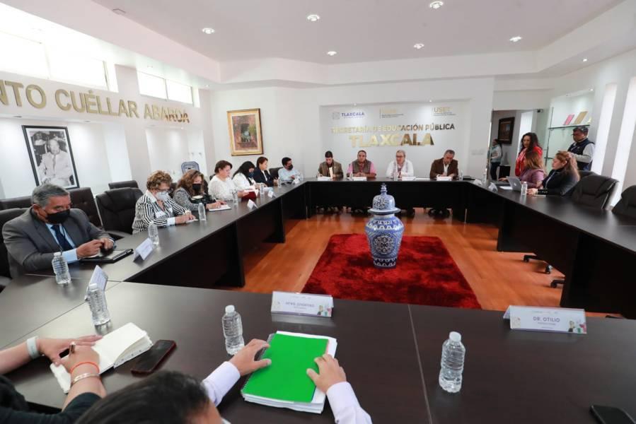 Designan a Oneida Pérez Matlalcuatzi como directora de educación primaria de la SEPE-USET