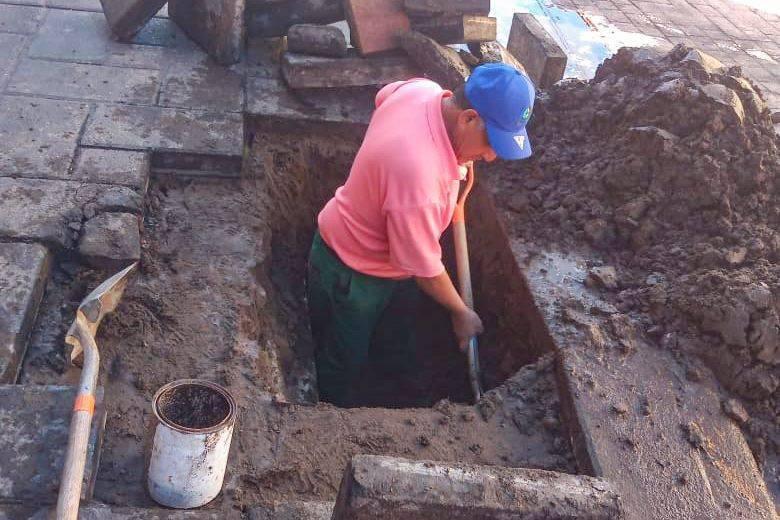 Atiende CAPAMH fuga en la línea principal del centro de Huamantla