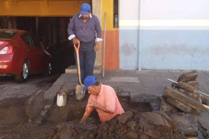 Atiende CAPAMH fuga en la línea principal del centro de Huamantla