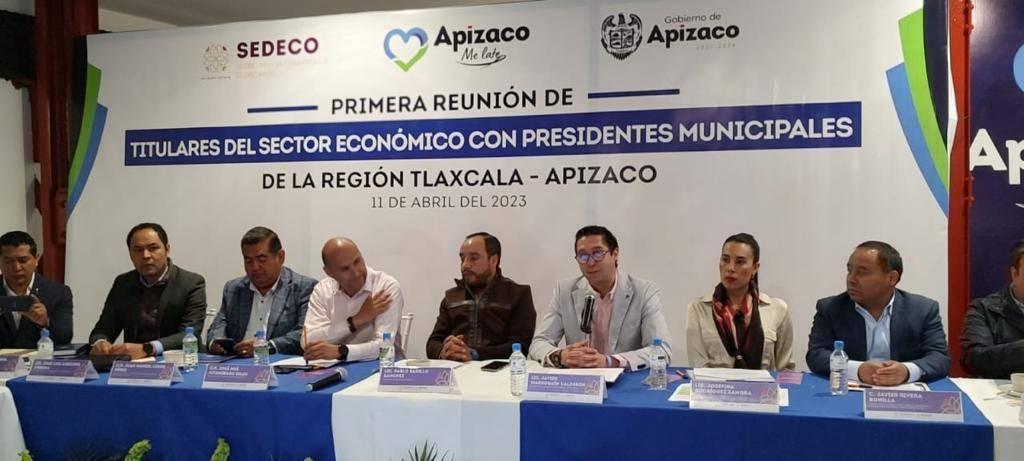 Se reúnen titulares del sector económico del gobierno estatal con 11 alcaldes 