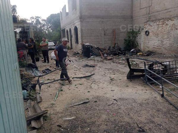 Daños materiales dejá explosión de batería automotriz en Tlalcuapan, Chiautempan