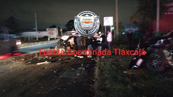Aparatoso accidente sobre vía corta deja dos lesionados y posible muerto