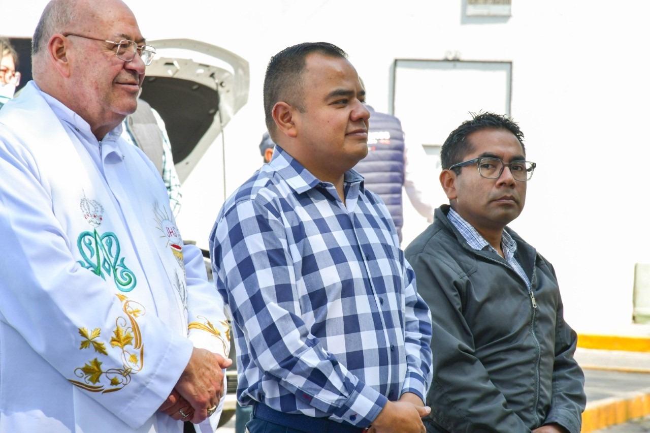 Alcalde de Apetatitlán entrega unidades nuevas a la dirección de Seguridad Pública