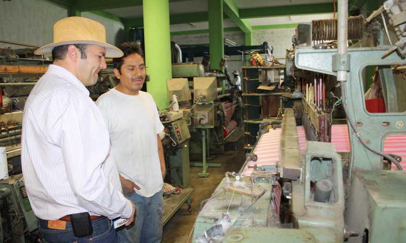 Busca Juan Corral Mier rescatar la industria textil y tradiciones de Chiautempan