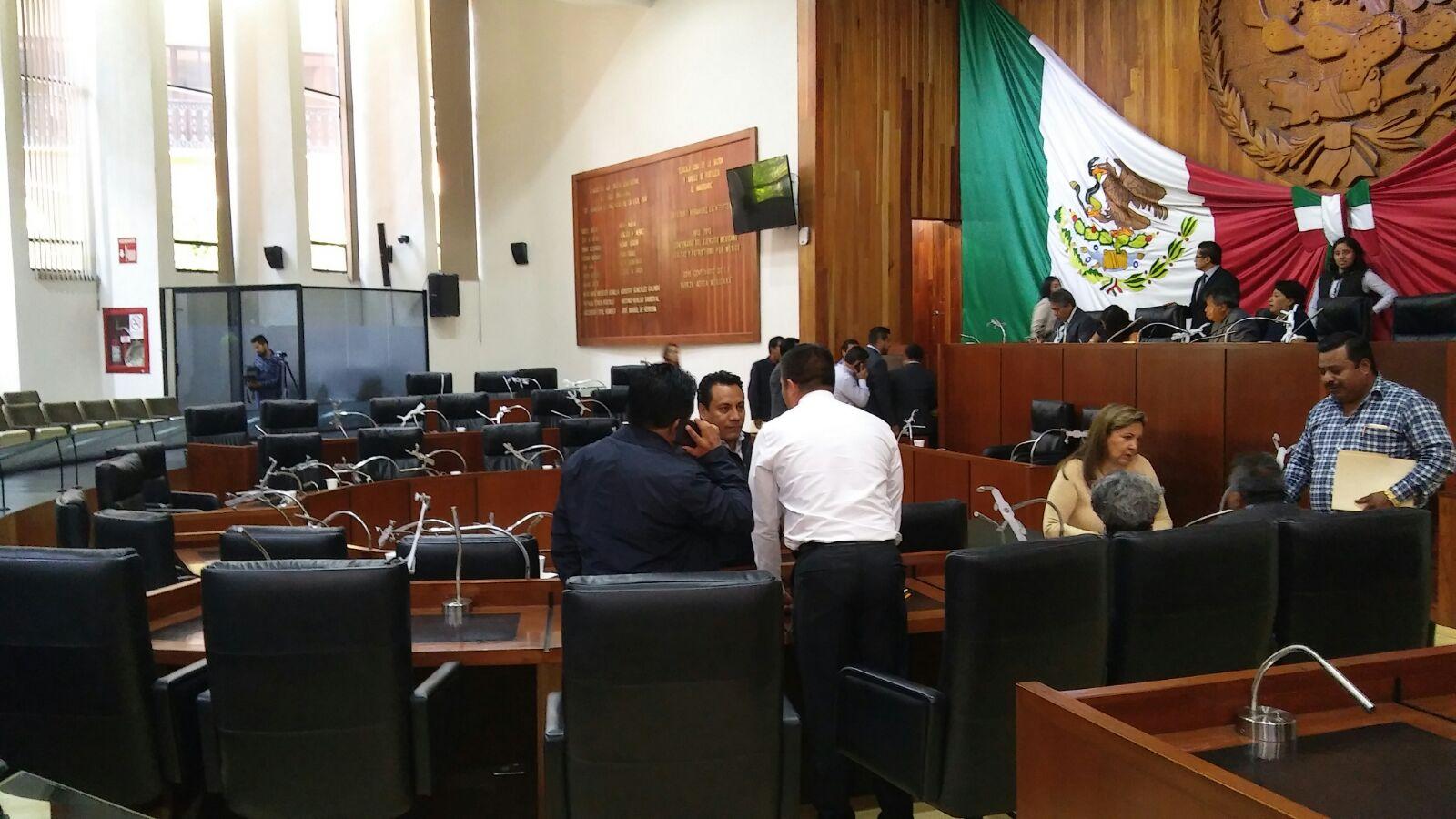 Suspenden sesiones para irse de cotorreo a la COPECOL