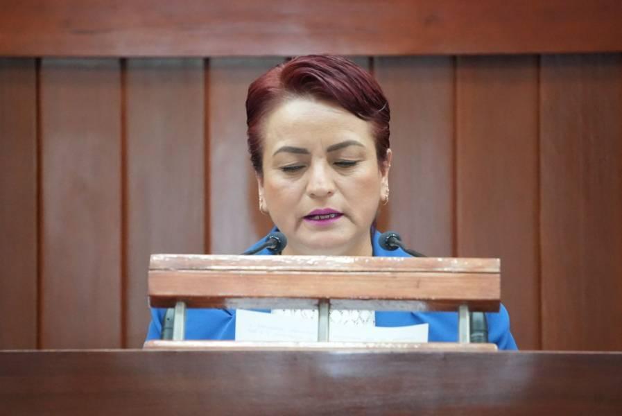 Aprueban cambio en la denominación de la Comisión de Desarrollo Humano y Social 