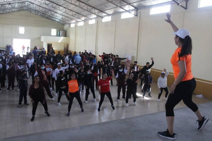 Trabaja IDET para evitar violencia contra mujeres, niñas y adolescentes