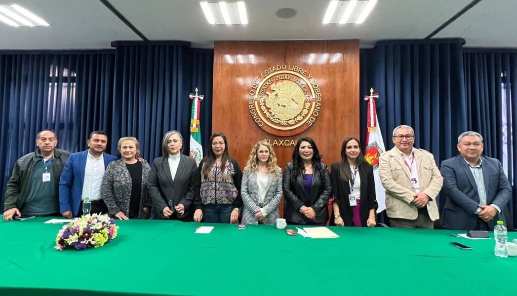 Instalan Comisión Organizadora para la presea “50 años para la educación al servicio del pueblo”