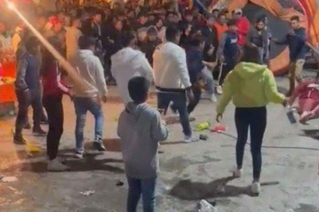 Ebrios se agarran a cachetadas en la feria de Contla y la policía nunca apareció