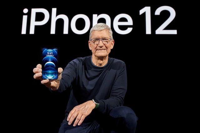 Se burlan del nuevo Iphone 12 por no incluir cargador ni auricular
