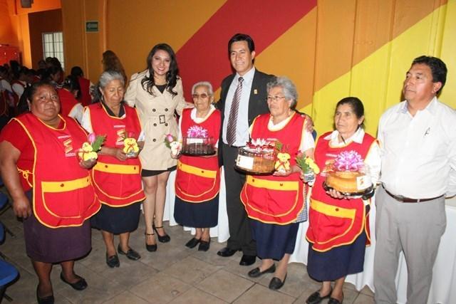 Total apoyo para artesanos Chiautempenses: A.M.R.