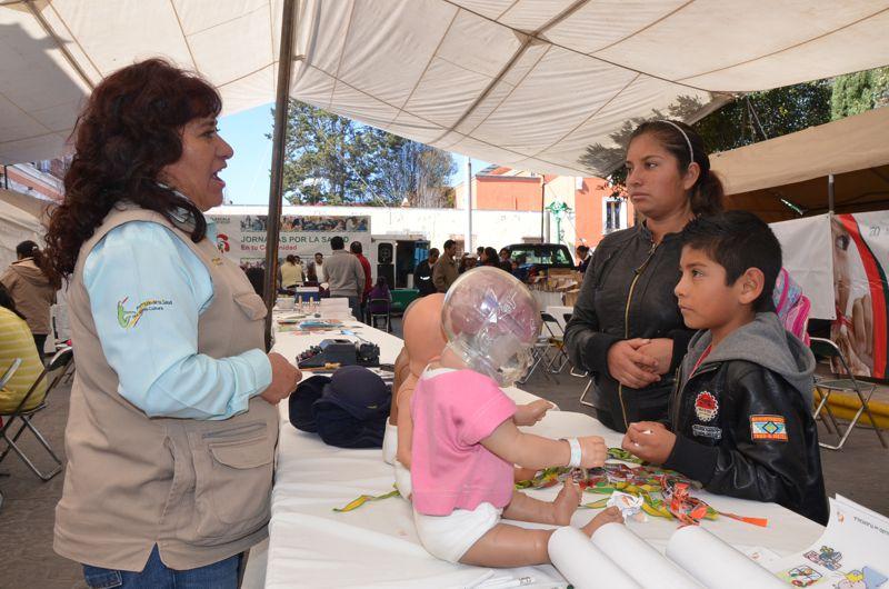 Promueve vacuna anti influenza en Jornadas por la Salud