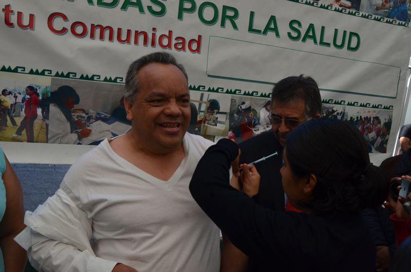 Promueve vacuna anti influenza en Jornadas por la Salud
