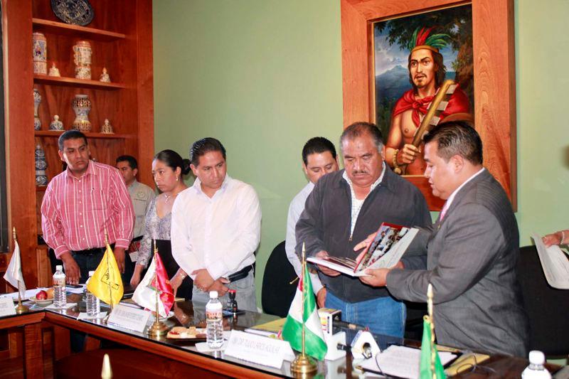 Reciben diputados Segundo Informe de Actividades de la CEDH