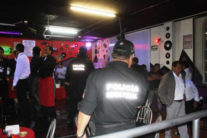 Cierran en operativo el bar "California" en San Pablo del Monte