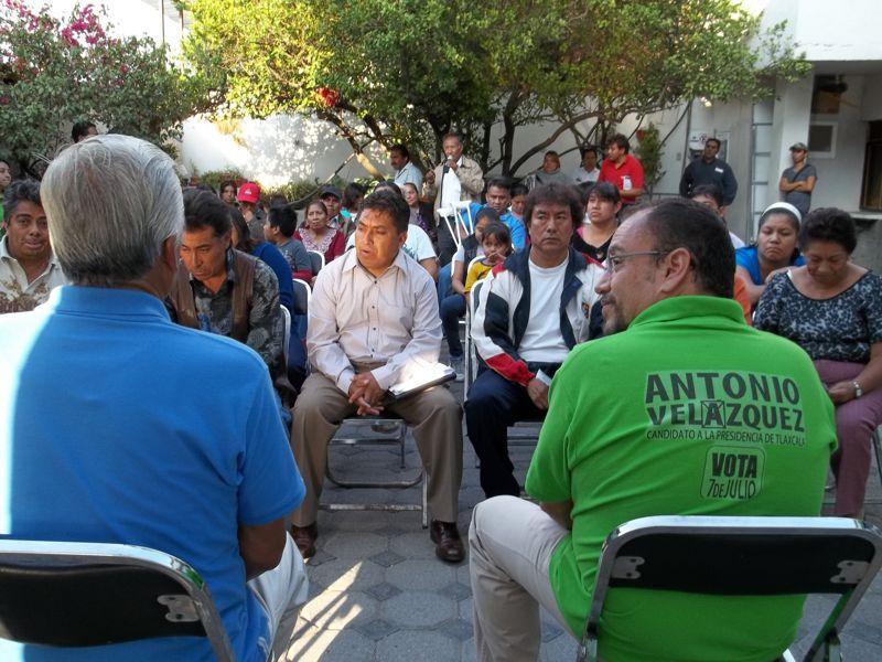 Emprenden vecinos de Acuitlapilco policía comunitaria
