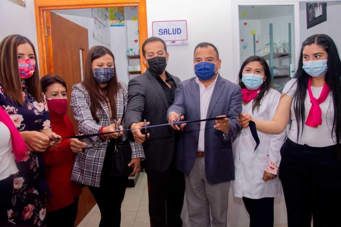 Miriam Martínez presidenta del SMDIF de Apetatitlán apertura centro de atención a la salud