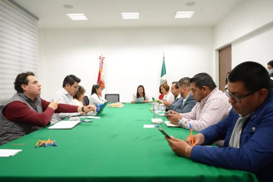 Sostiene Leticia Martínez Cerón mesa de trabajo con IDET e ITJ