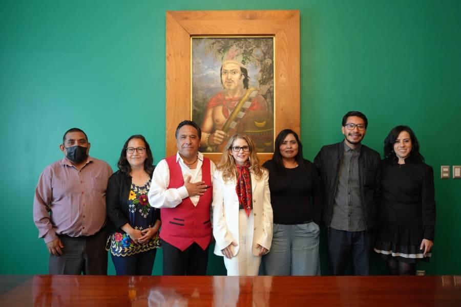 Se reúne Marcela González Castillo con integrantes de la UPET