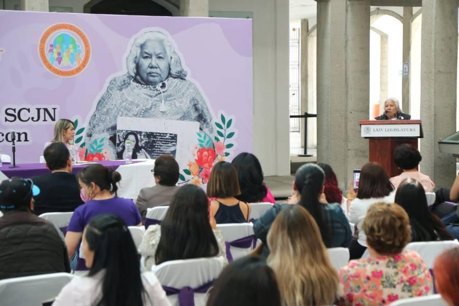 Activista Irinea Buendía se presenta en el Congreso del Estado 