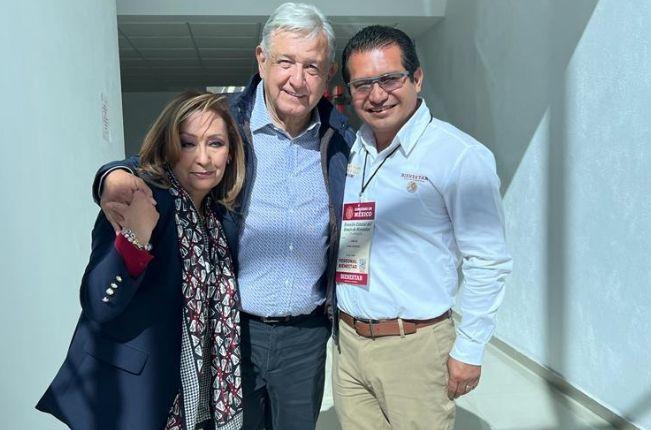 Reunión de AMLO con personal de los programas sociales de todo el estado