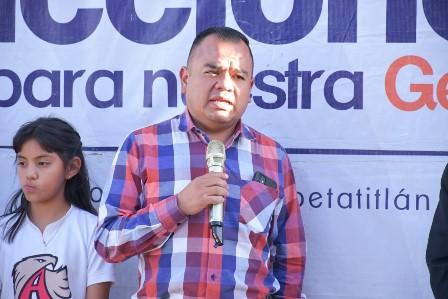 Entregan cámaras a la Unidad Habitacional Tlahuicole de Apetatitlán 