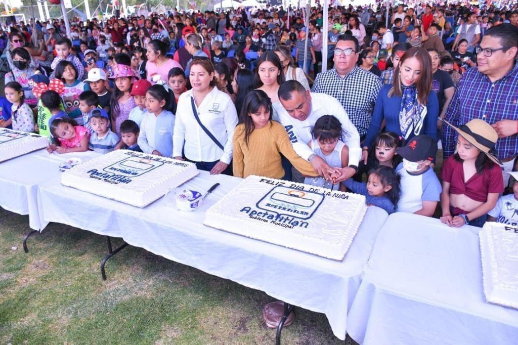 Se desborda la alegría y la diversión, en Apetatitlán celebran a las niñas y los niños