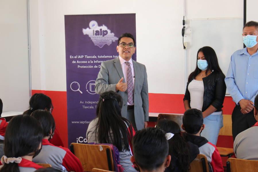 Estudiantes deben reflexionar sobre la información que comparten en Redes Sociales; pueden vulnerar el derecho de PDP: IAIP