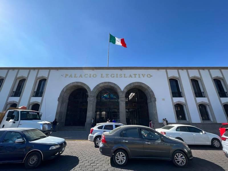 Comparecencia de secretarios en el Congreso, hecho sin precedente