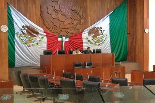 Se ausentan legisladores del Congreso para acudir a la Copecol